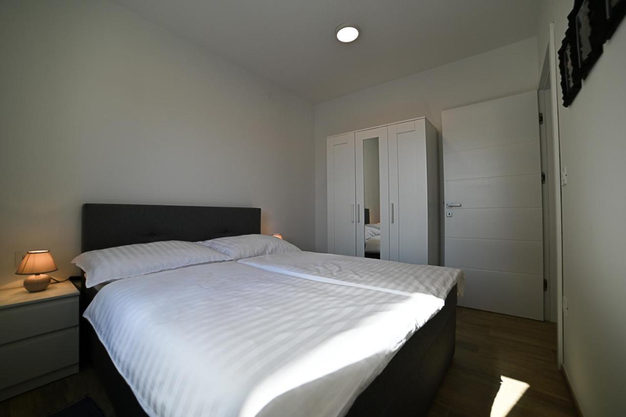 Apartment Perlitto Cres Exterior photo